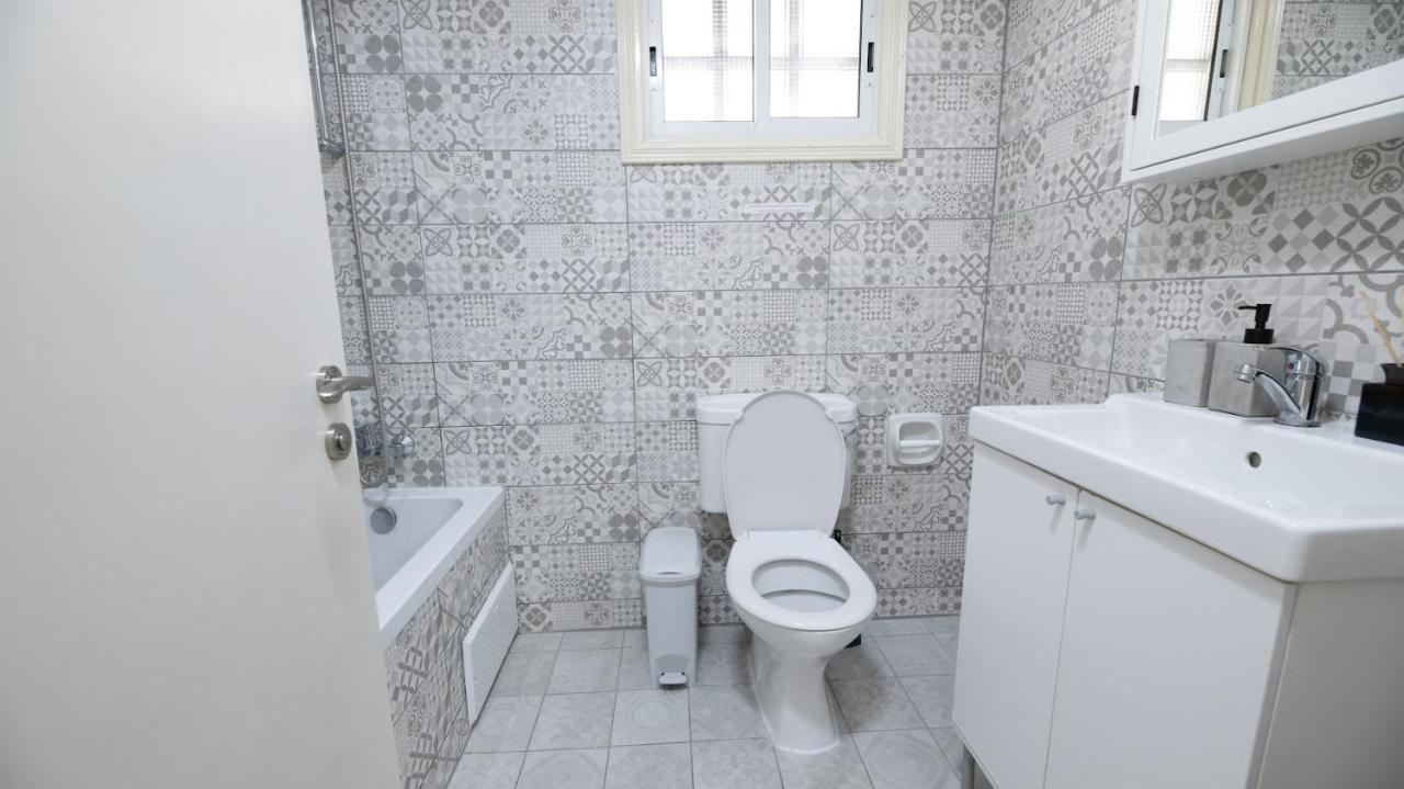 Beautiful Apartment In Harbour Paphos, Central & Close To Beach Exterior foto
