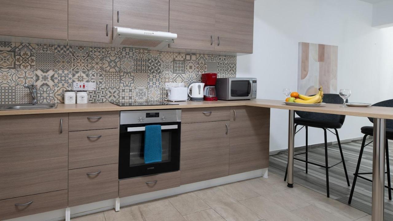 Beautiful Apartment In Harbour Paphos, Central & Close To Beach Exterior foto